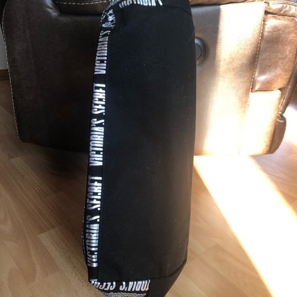 VICTORIA’s SECRET — NWOT silver sequin tote bag - Picture 6 of 7